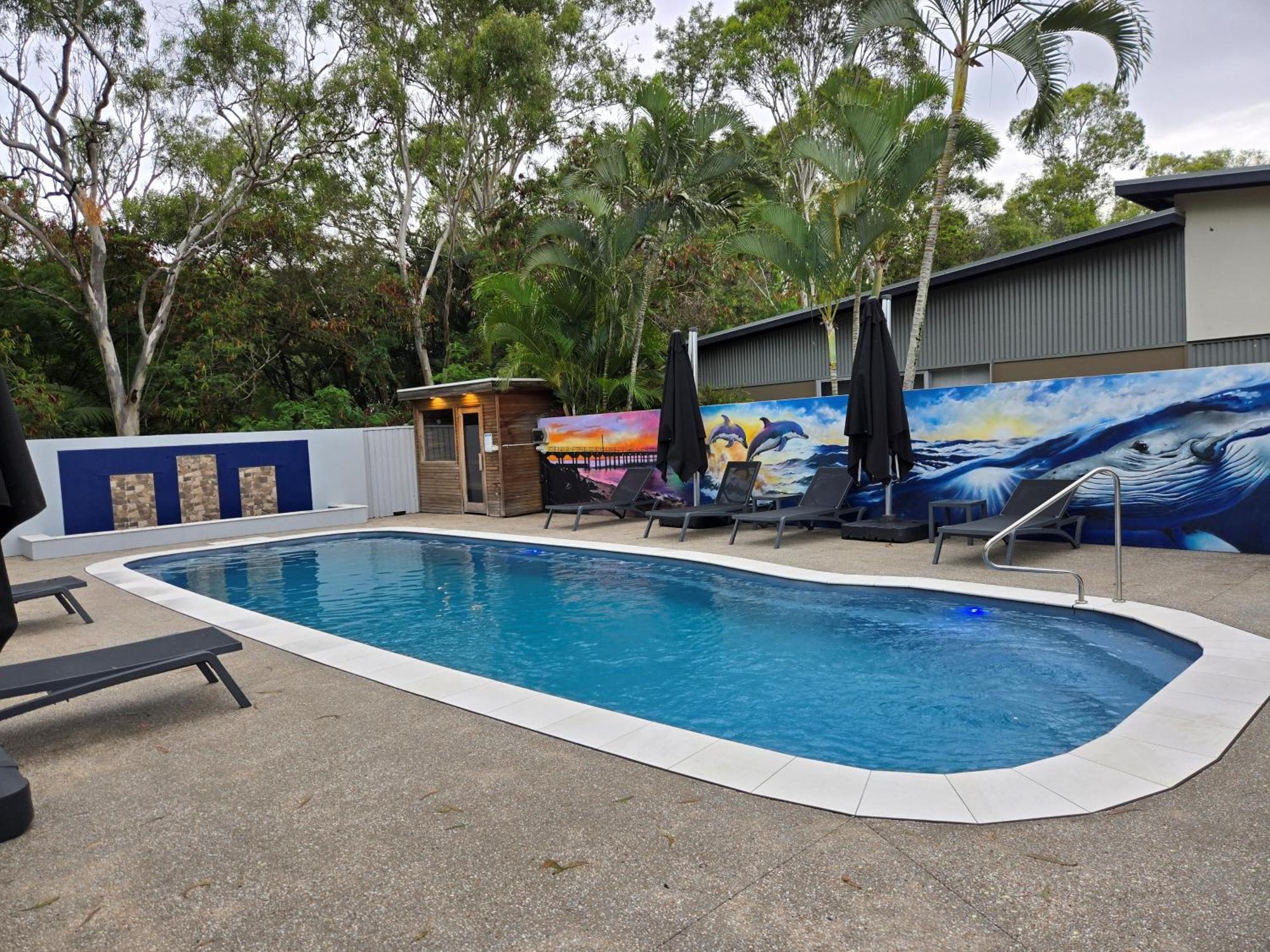 Quarterdecks Retreat Villa Urangan Exteriör bild