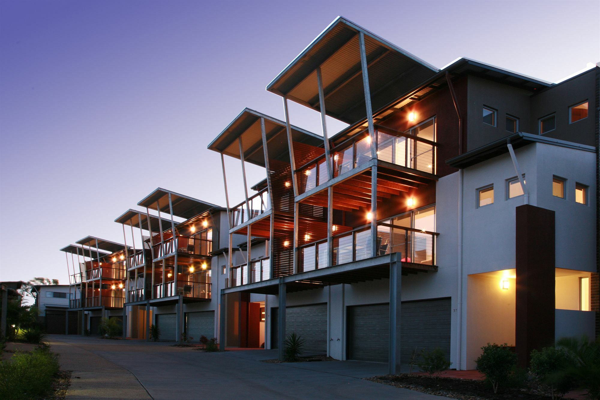 Quarterdecks Retreat Villa Urangan Exteriör bild